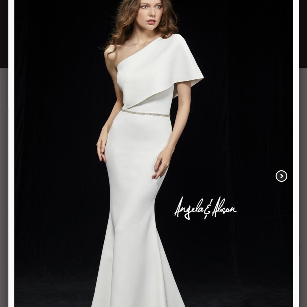 New w/tags Angela & Alison wedding dress.